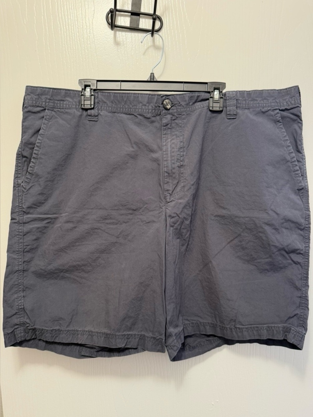 Columbia Men's Flat Front Chino Shorts Dark Gray Size 44 Casual Walking